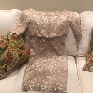 Tadashi Shoji sz 10 beige formal dress.